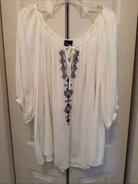 Wallpapher White Tunic with Blue Embroidered Front